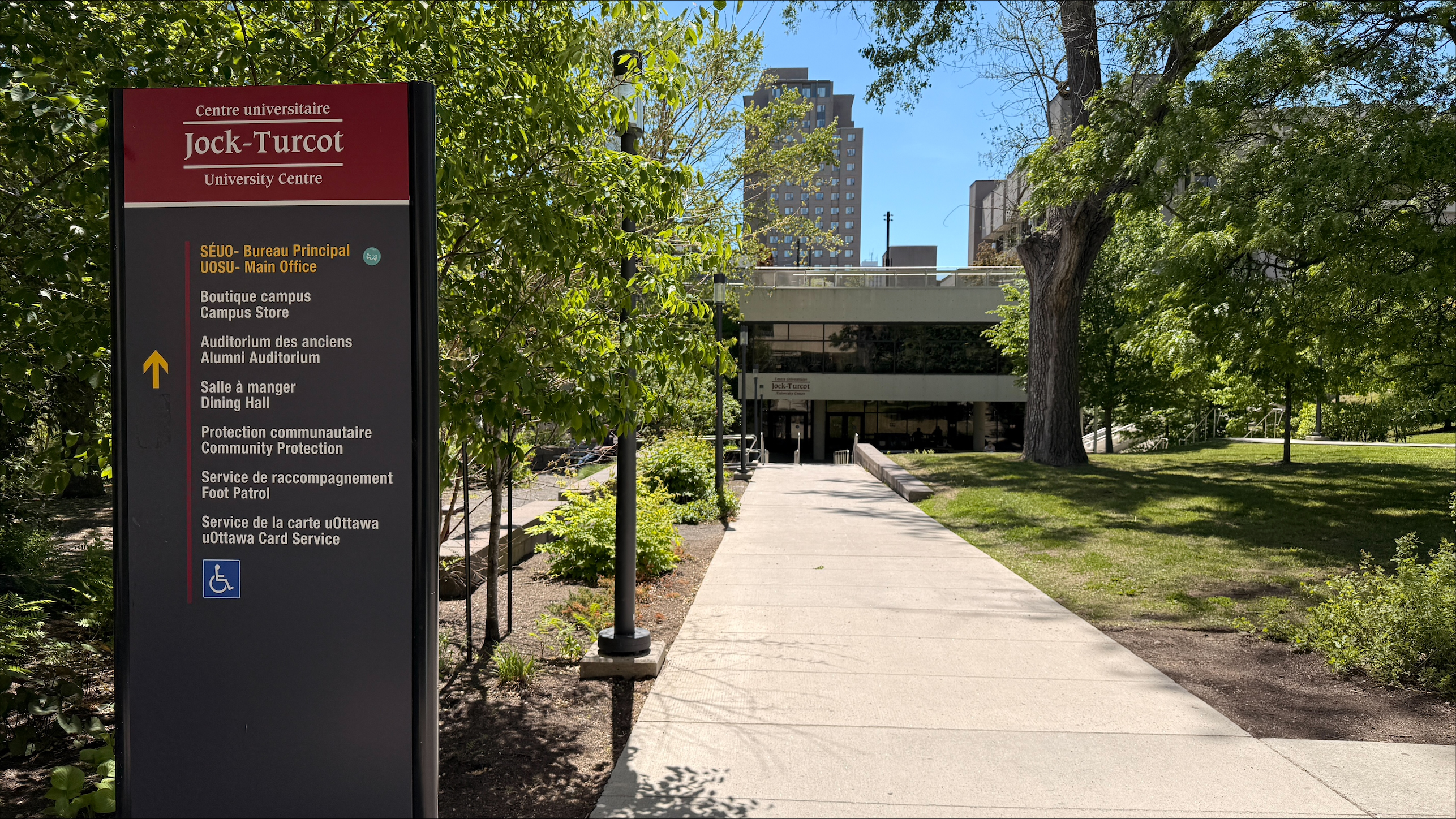 Université d&rsquo;Ottawa : Un mandat de grève, bien mince
